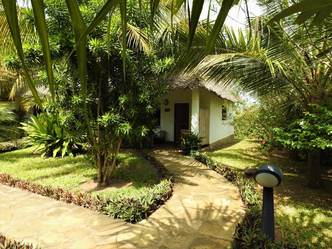 Sheba Cottages - Diani Beach Exterior foto